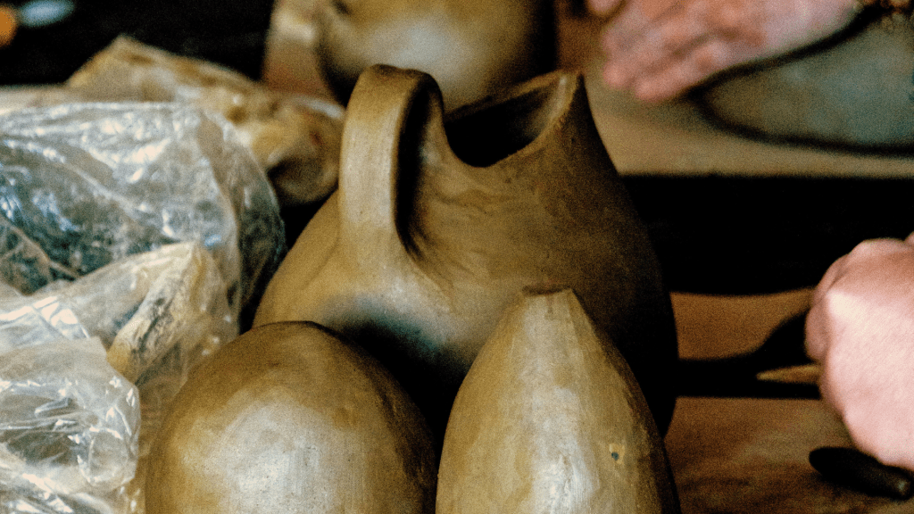 Cerámica contemporánea mapuche y gestión cultural desde la ruralidad: experiencia formativa junto a Yessica Huentemán&nbsp;Medina